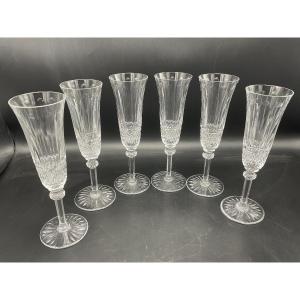 Saint Louis six flûtes à champagne soufflées en cristal taillé clair modèle Tommy.