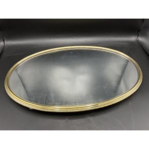 Surtout de table ou centre de table de style Louis XVI, de forme ovale à fond de miroir.
