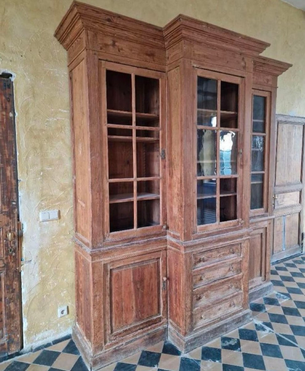 Large Belgian Cabinet, Early 20th Century, Pitchpin.-photo-2