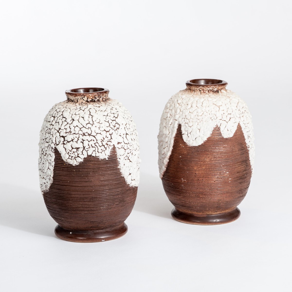 Paire de vases en céramique Art Déco Français Brown-offhwite par Louis Auguste Dage
