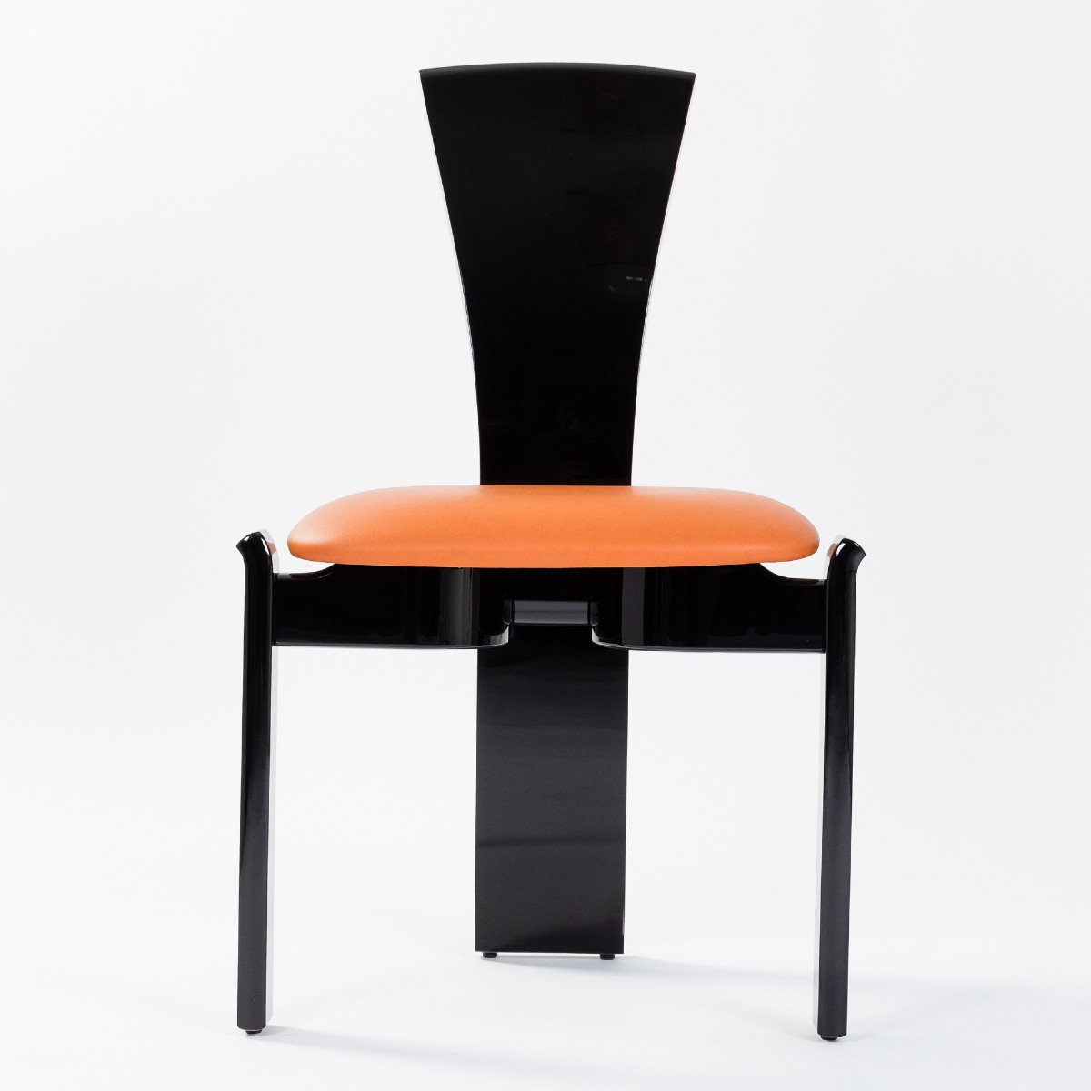 6 Chaises de salle à manger françaises du milieu du siècle Laque noire Cuir coloré Hermès-photo-3