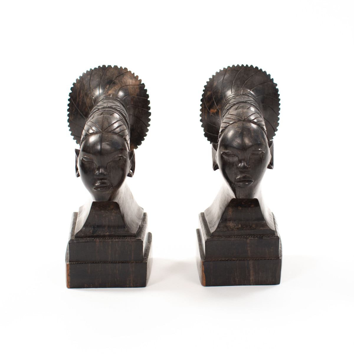 Serre-livres en ébène massif sculpté Art Déco français Têtes africaines sur socle Années 1920-photo-2