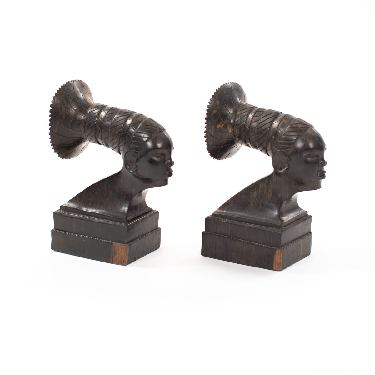 Serre-livres en ébène massif sculpté Art Déco français Têtes africaines sur socle Années 1920-photo-2