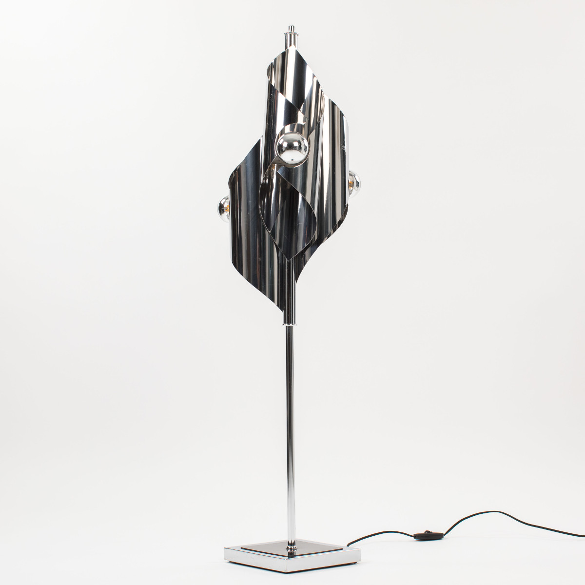 Minimalist Table Lamp With Clean, Polished And Chromed Lines, 1970s-photo-2
