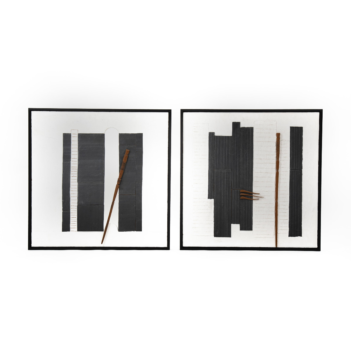 Paire de panneaux abstraits en relief en ardoise noire et argile blanche, 2001