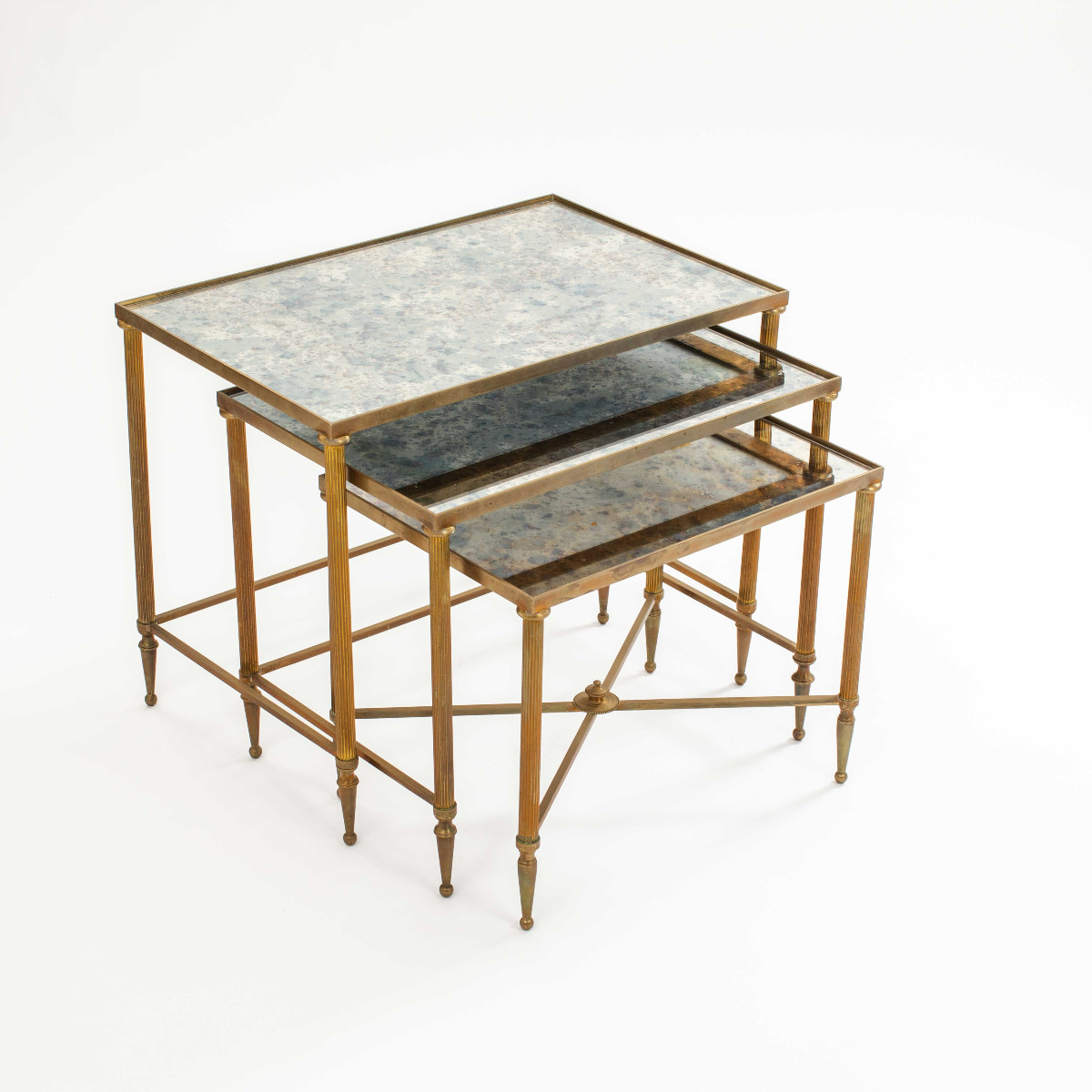Ensemble de tables gigognes en laiton avec plateau en verre marbré miroir, années 1960-photo-3