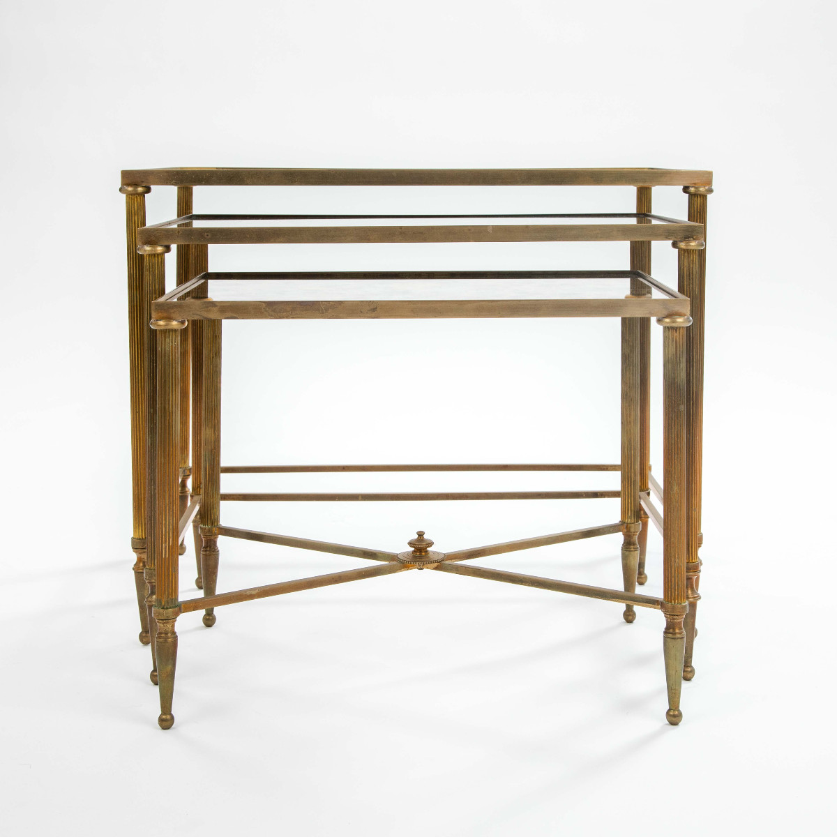 Ensemble de tables gigognes en laiton avec plateau en verre marbré miroir, années 1960-photo-2