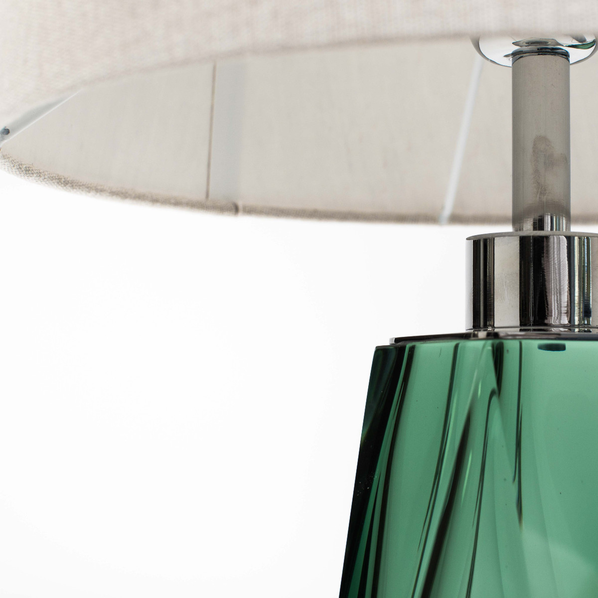 Paire de lampes de table modernes italiennes en verre de Murano vert forêt, à facettes-photo-3