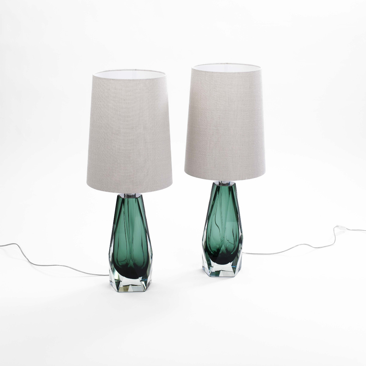 Paire de lampes de table modernes italiennes en verre de Murano vert forêt, à facettes