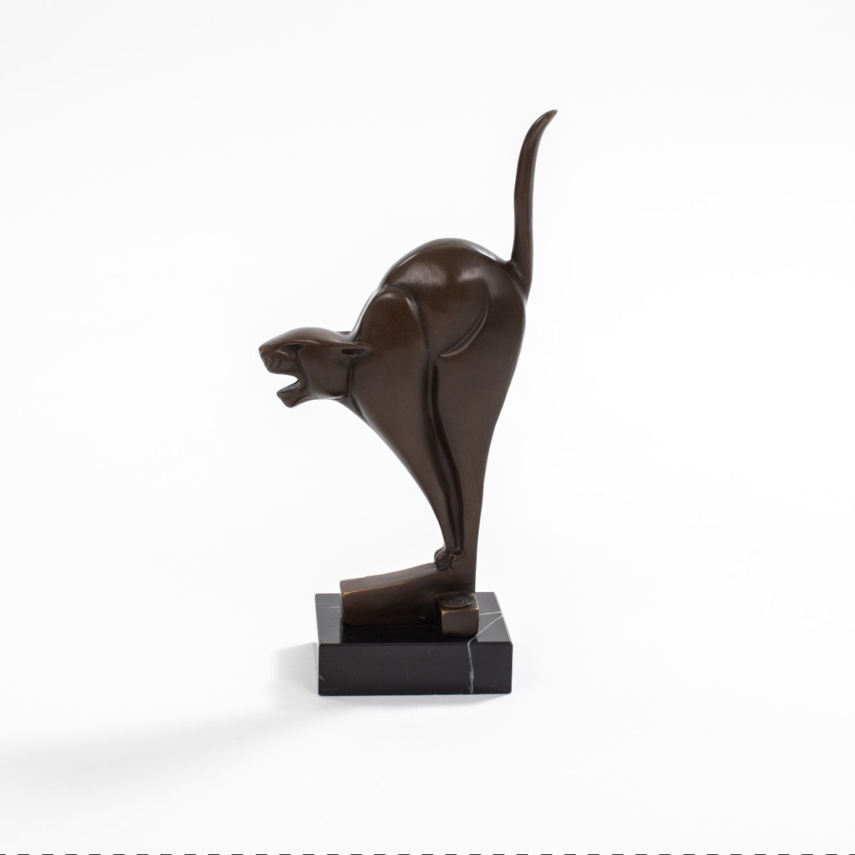 Panthère en bronze de style Art déco cubiste néerlandais sur marbre noir, par C. VAN DER HOEF-photo-2