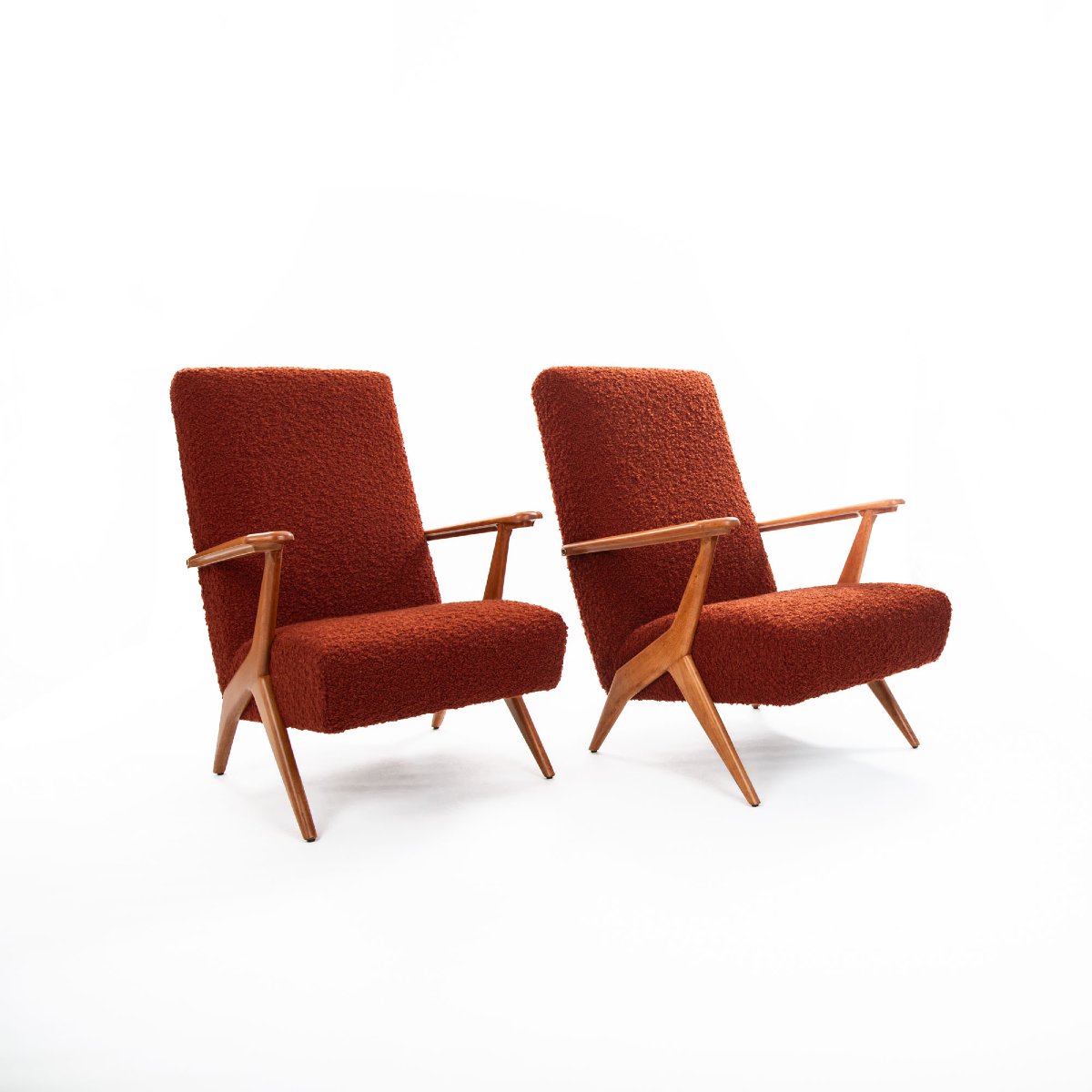 Paire de fauteuils italiens excentriques du milieu du siècle, en hêtre et bouclé rouge-photo-2