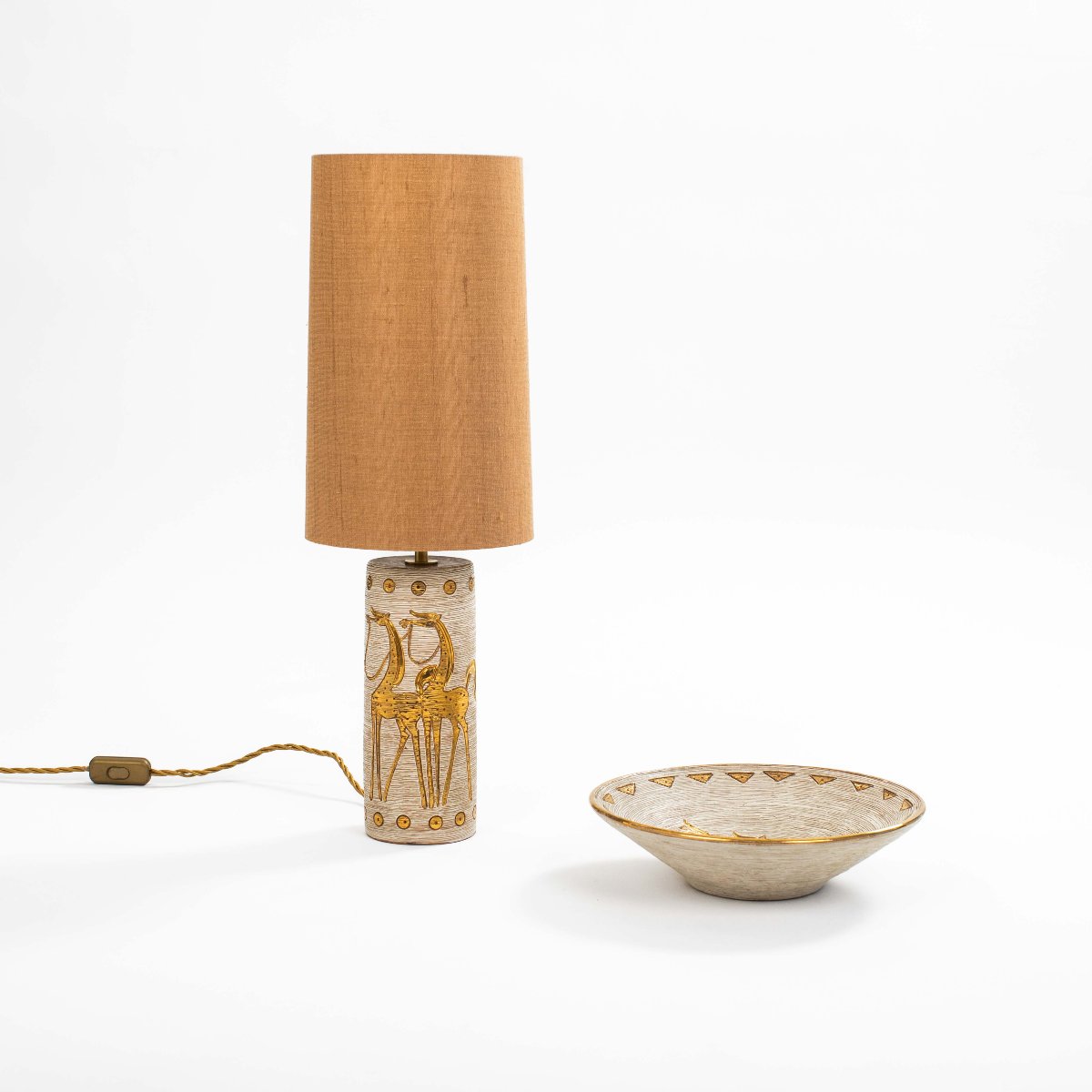 Ensemble composé d'une lampe de table et d'un bol en céramique du milieu du siècle, années 1960