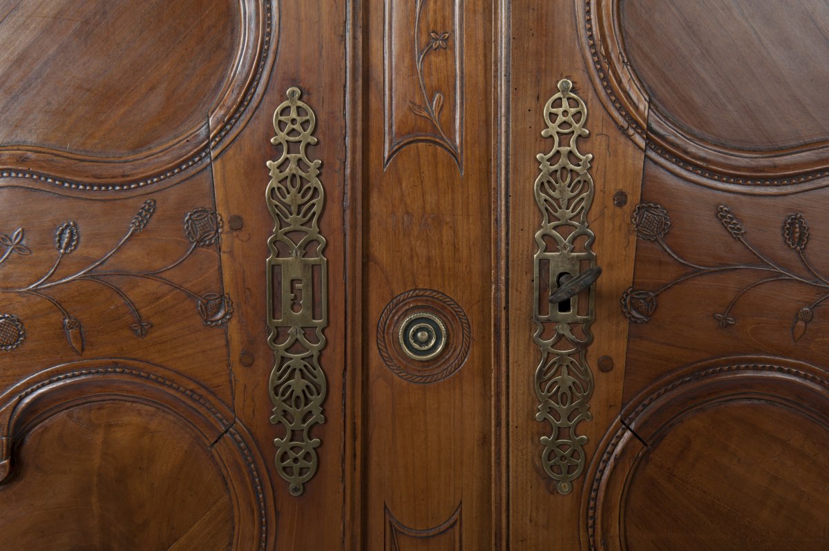 Armoire Transition en Merisier Massif Gravure Très Fine-photo-3