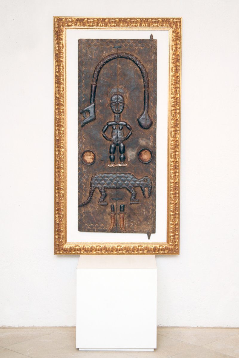  Tableau ou sculpture africaine sculptée dans le bois, encadrée - Début Du XXème Siècle 