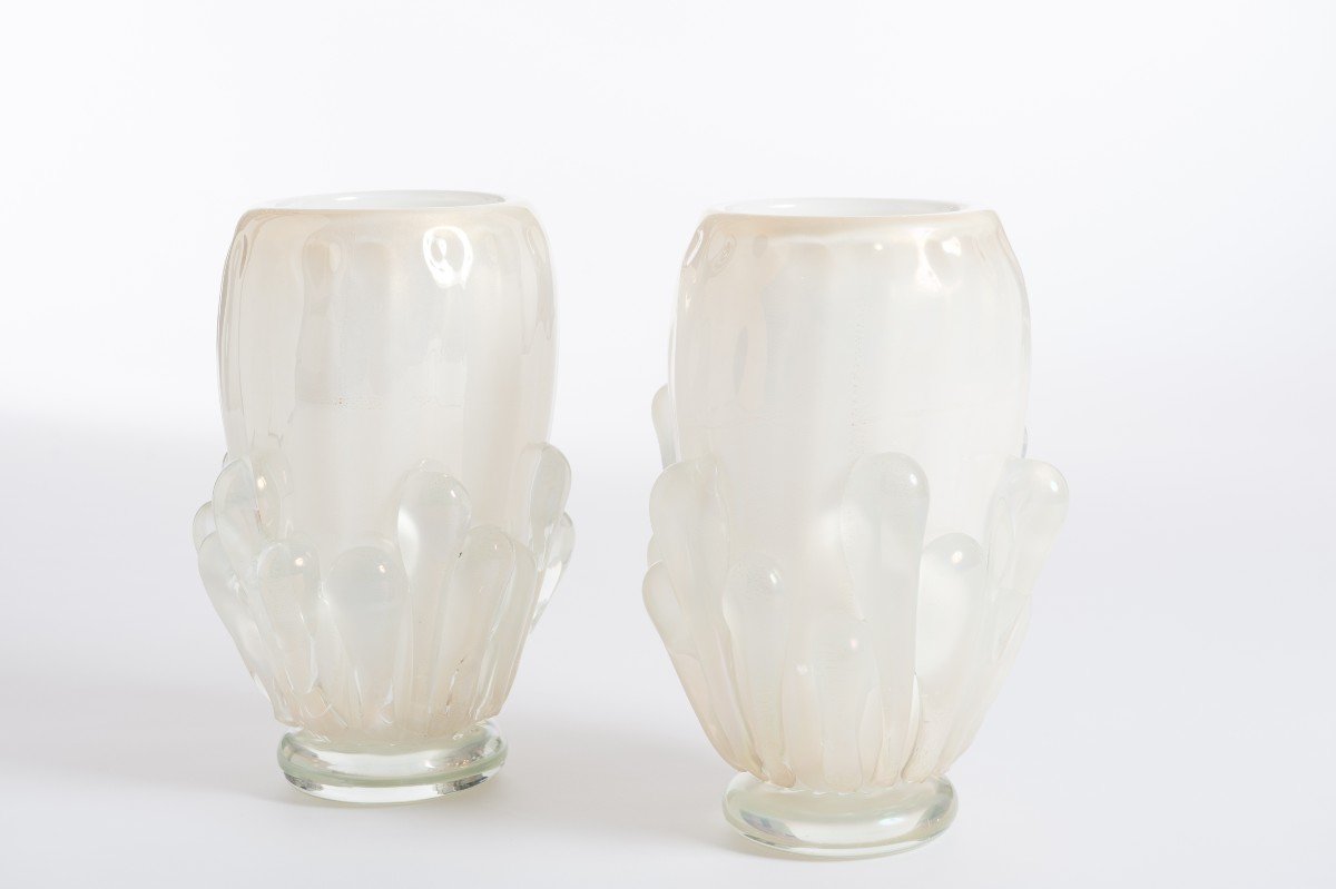 Paire de vases en verre de Murano de style italien du milieu du siècle dernier, de couleur blanc doré, par Constantini, dans les années 1980.-photo-2