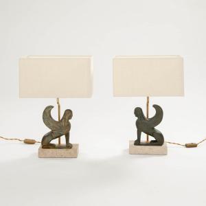 Paire de lampes de table françaises « Sphinx » du milieu du siècle, en terre cuite