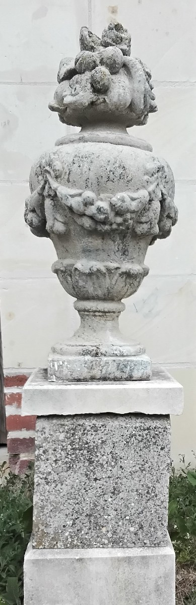 Pair Of Vases (urns) In Reconstituted Stone-photo-2