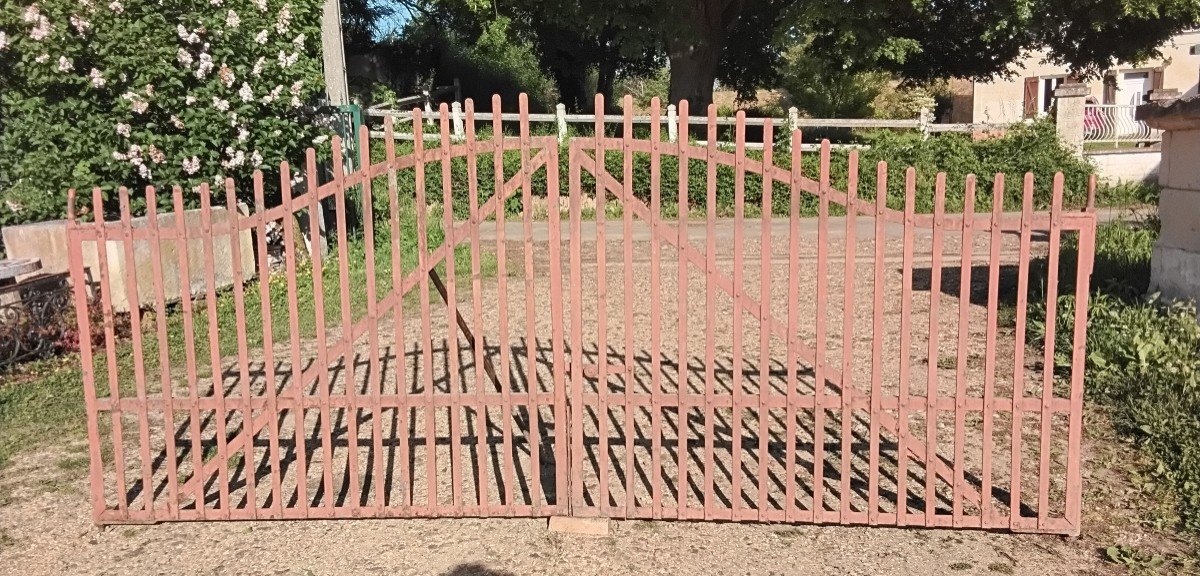 Solid Iron Gate -photo-2