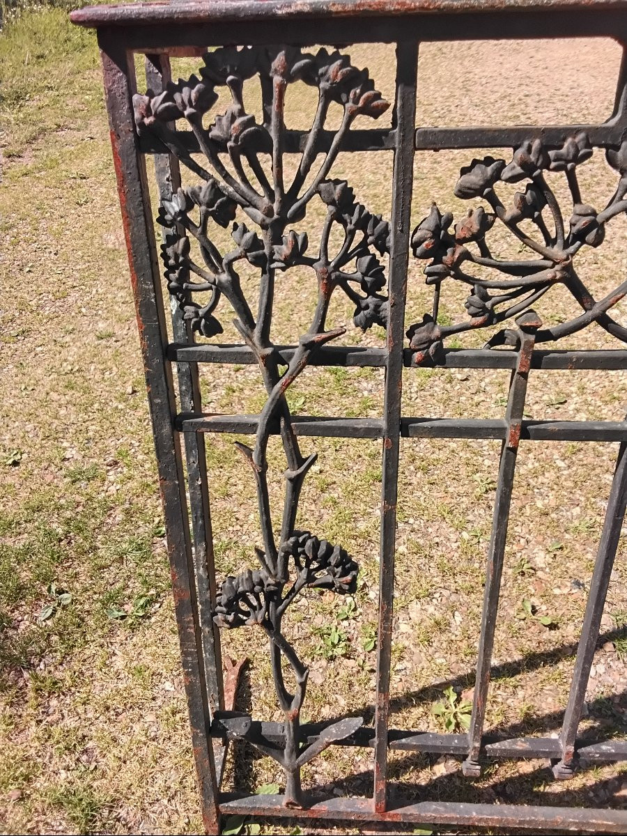 7 Balconies And An Art Nouveau Cast Iron Railing-photo-3