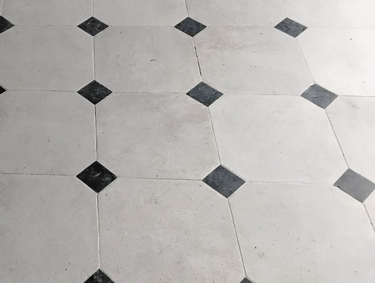 Burgundy Stone Slabs With Cabochons-photo-4
