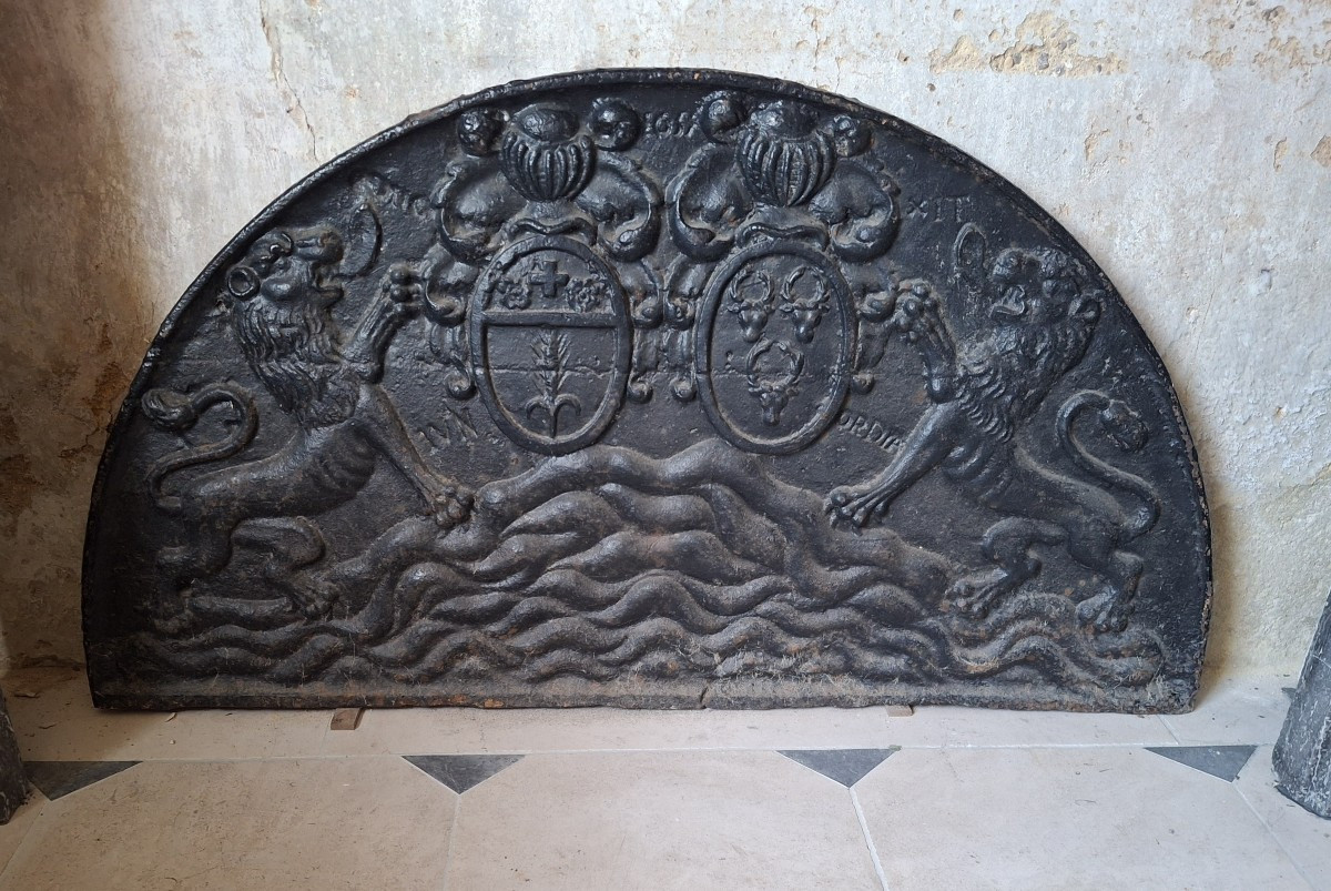Plaque de cheminée en fonte 