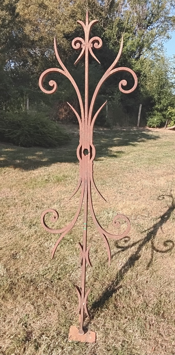 Wrought-iron Chain Cross