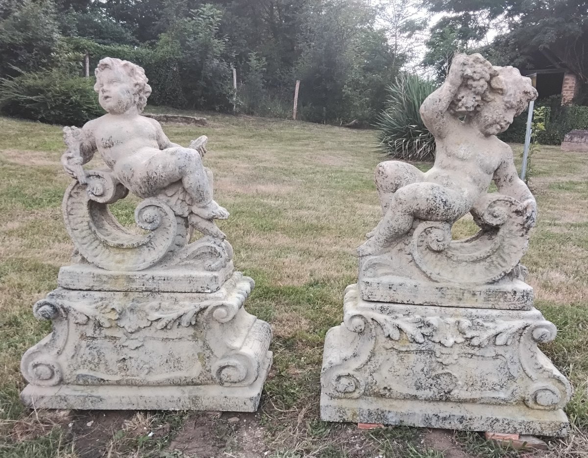 Pairs Of Putti (angelots) On Stone Base