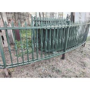54 M Of Solid Iron Fence Grilles 