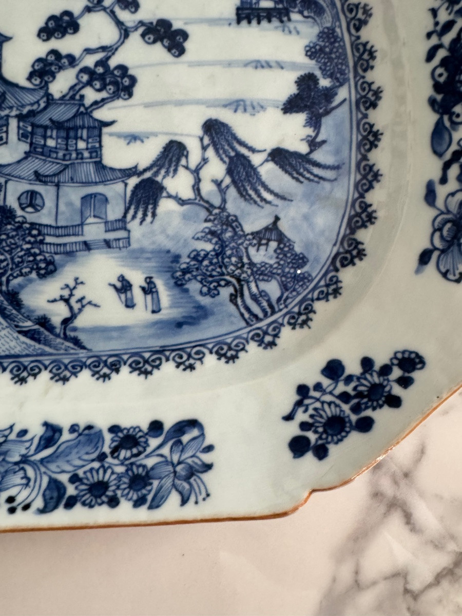 Plat Octogonal En Porcelaine à Décor De Paysage Aux Pagodes En Camaïeu Bleu  Chine -photo-1