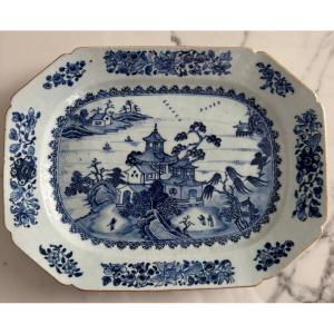 Plat Octogonal En Porcelaine à Décor De Paysage Aux Pagodes En Camaïeu Bleu  Chine 