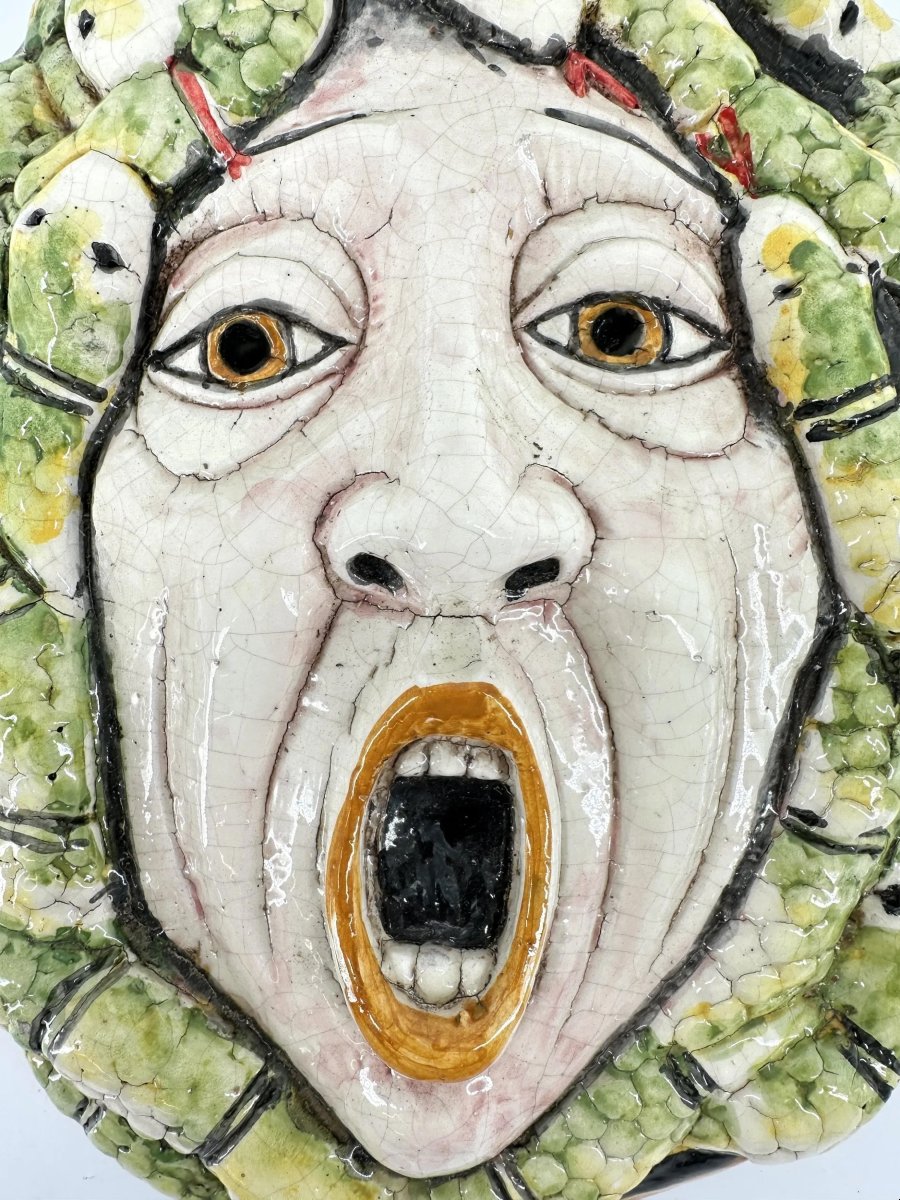 Masque de Méduse en faïence polychrome de Caltagirone, début XXe siècle-photo-3