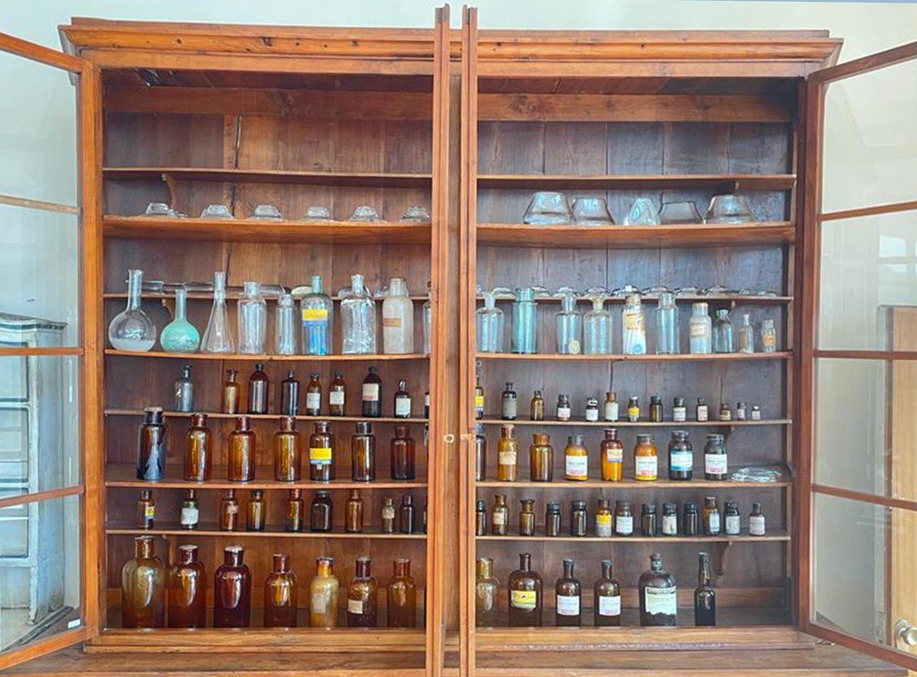 Bouteilles De Pharmacie En Verre Soufflé '900