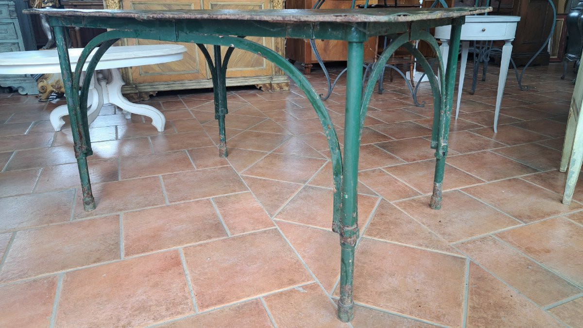 Table rectangulaire en fer avec des arcs-photo-2