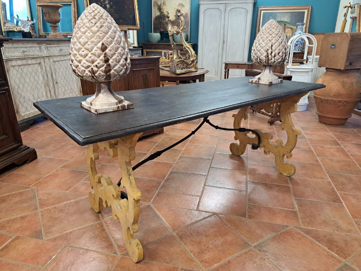 Grande table en lyre laquée