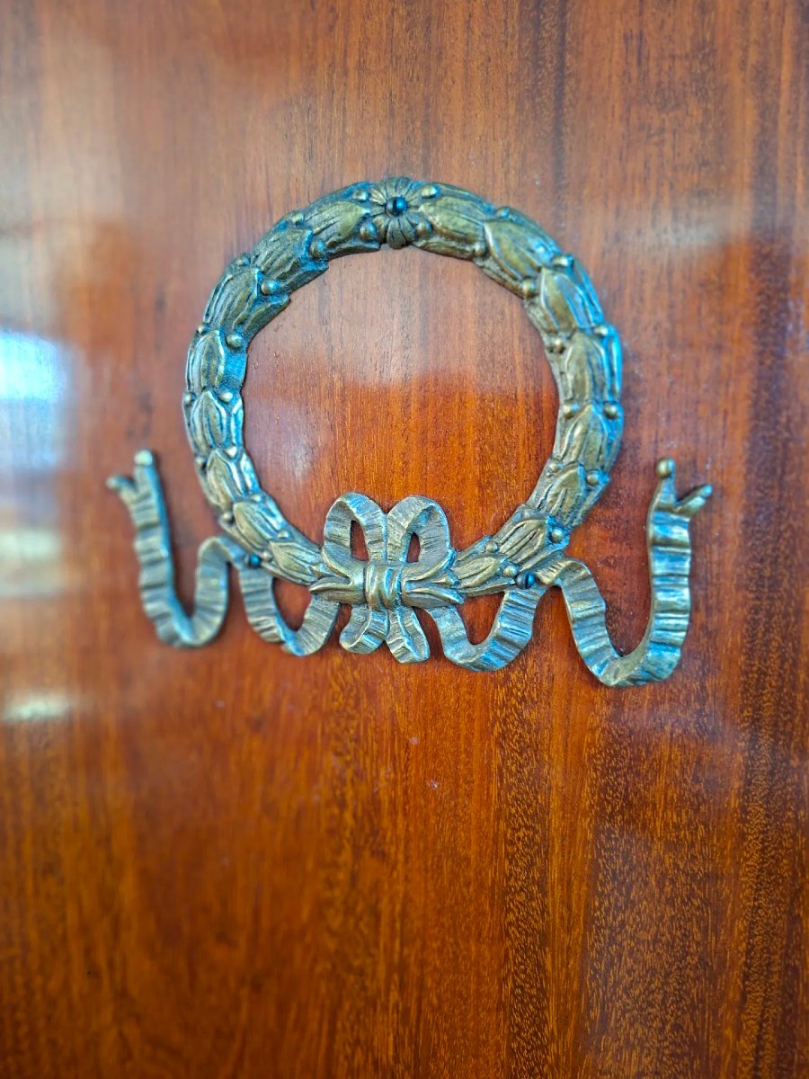  Armoire en duvet d’acajou avec des bronzes-photo-1