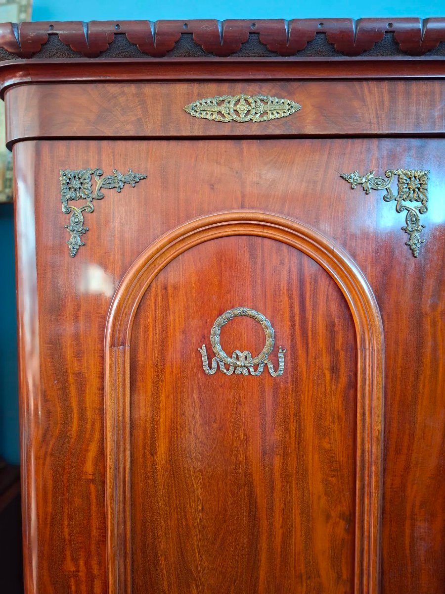  Armoire en duvet d’acajou avec des bronzes-photo-2