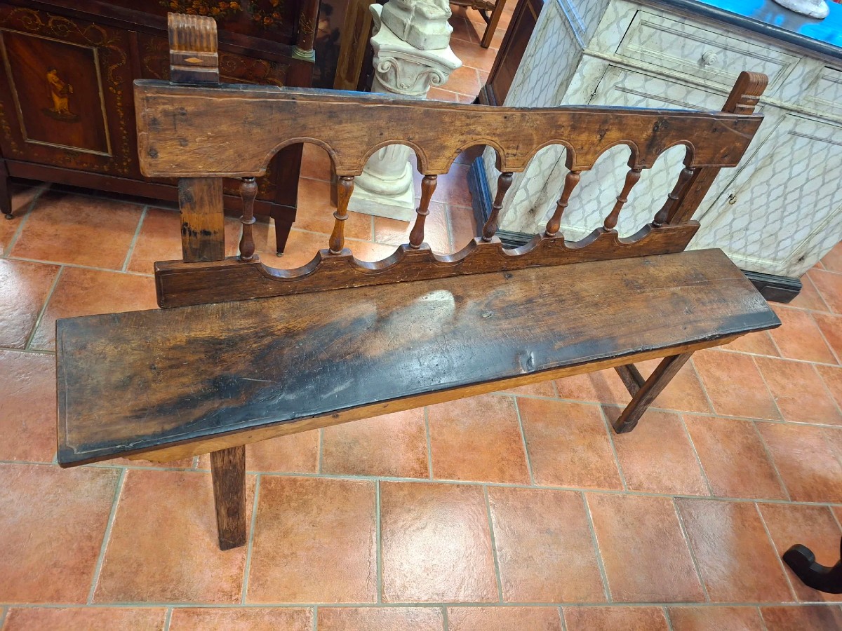 18th-century Walnut And Chestnut Fratina Bench