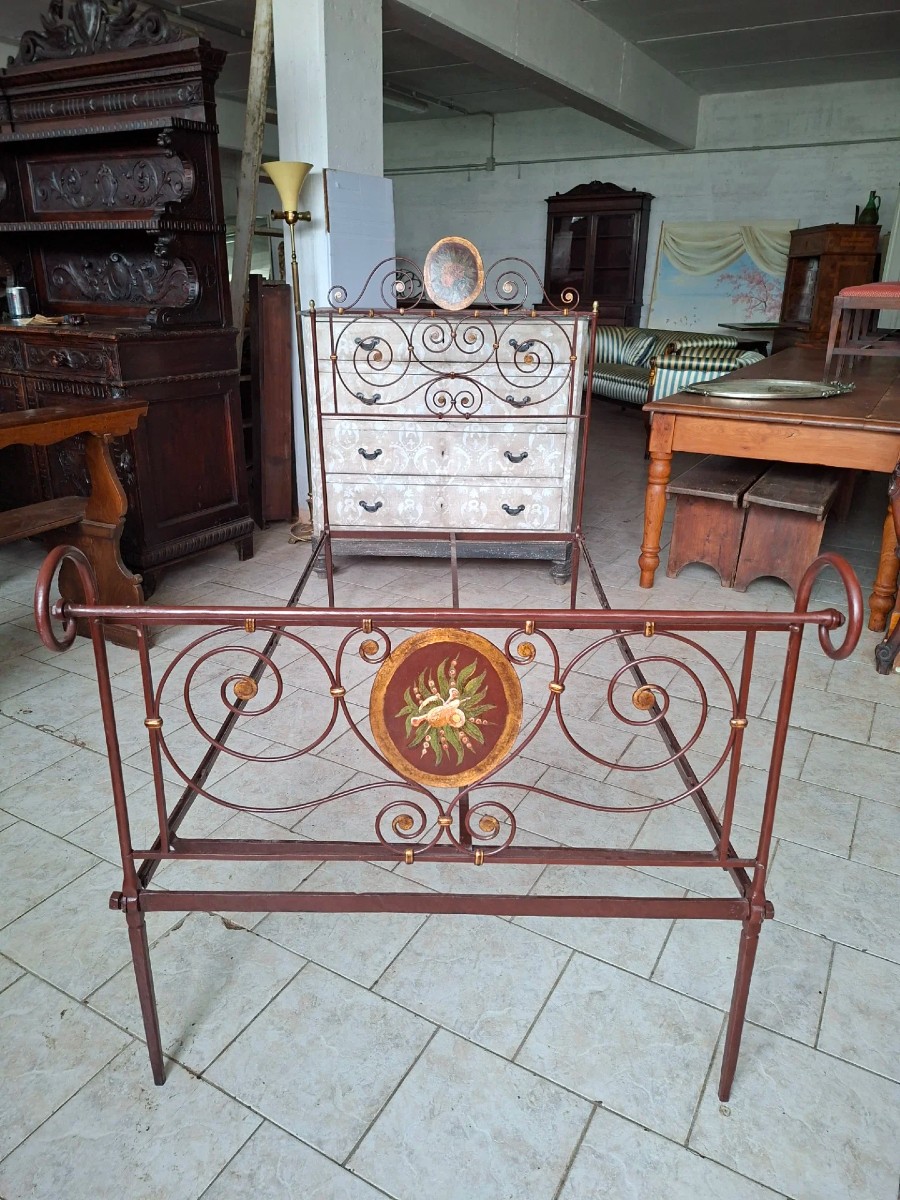 Iron Bed With Pastorale