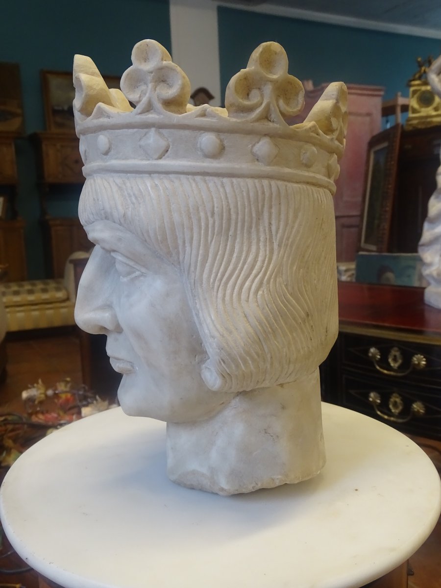 Sculpture en marbre : Tête couronnée de roi médiéval-photo-4