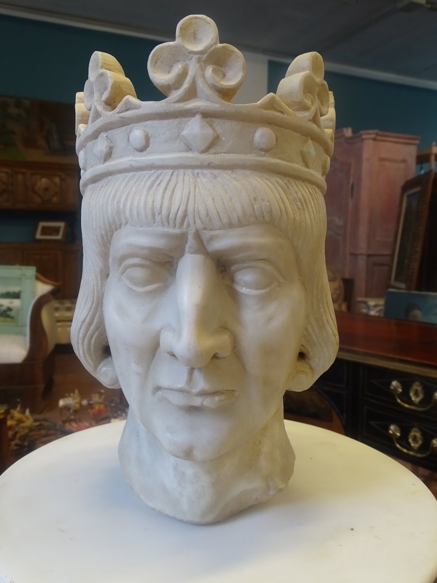 Sculpture en marbre : Tête couronnée de roi médiéval-photo-5