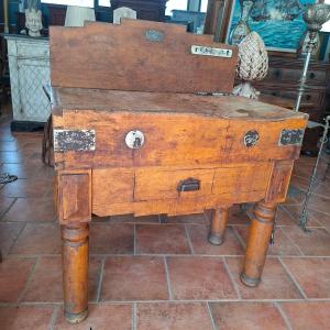 Table de boucher du XIXe siècle