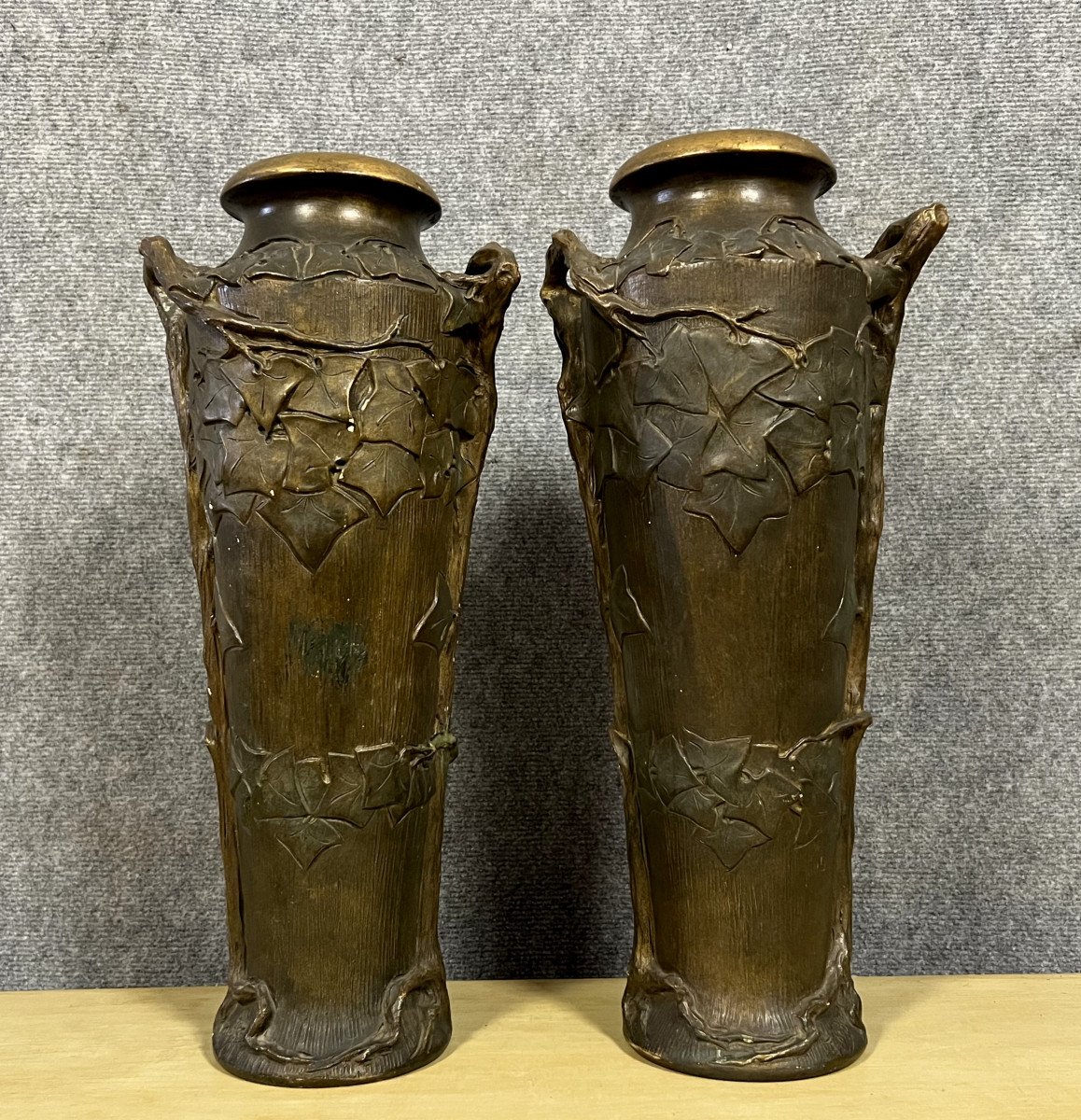 Très Grande Paire De Vases En Terre Cuite époque Art Nouveau 