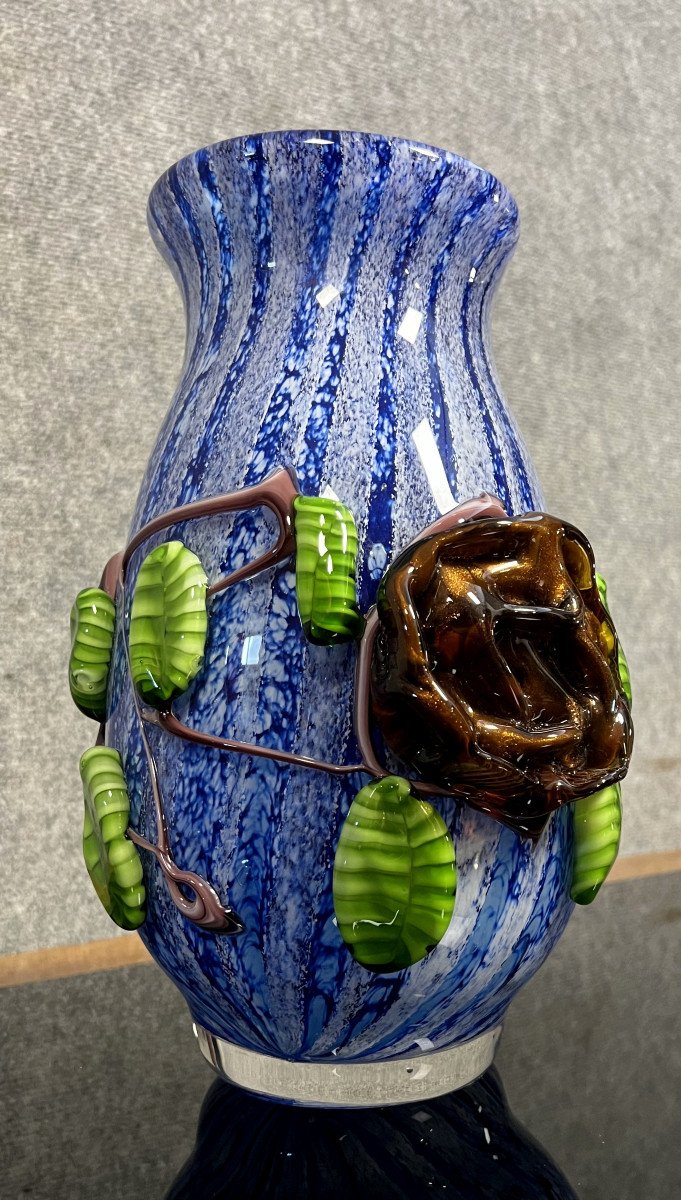 Murano : Vase En Verre Polychrome, à Décor D’une Fleur, De Branches, Et De Feuilles-photo-1