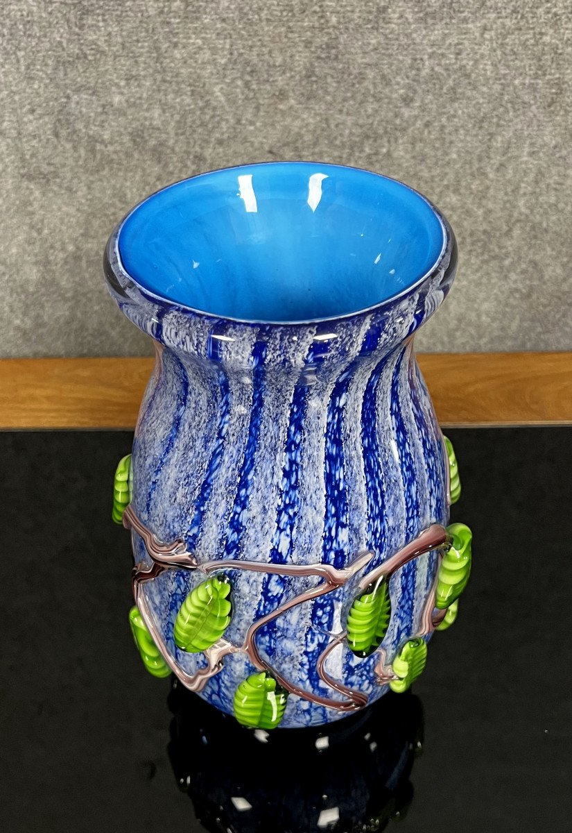 Murano : Vase En Verre Polychrome, à Décor D’une Fleur, De Branches, Et De Feuilles-photo-3