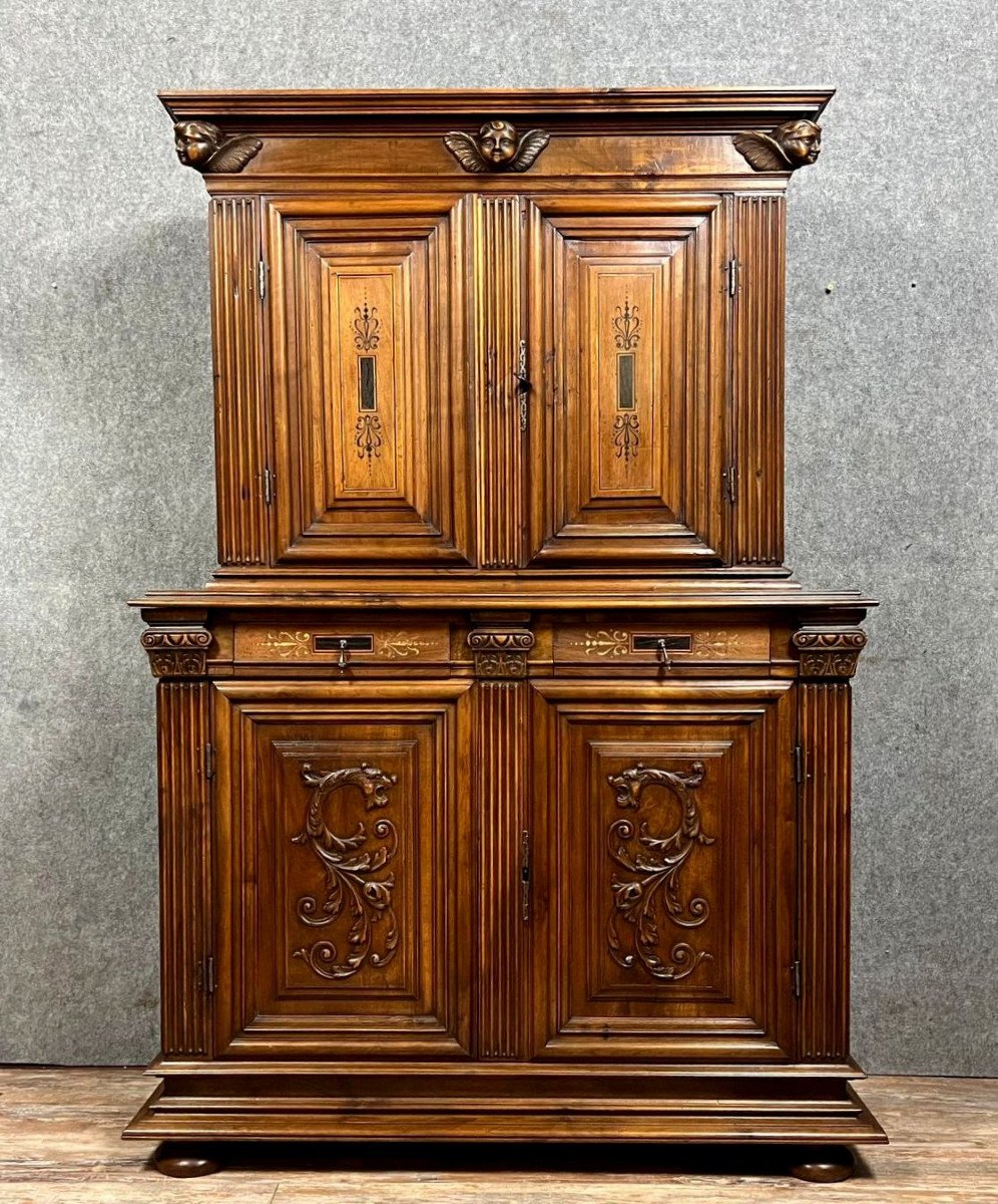 Renaissance Buffet With Removal 17th Century In Finely Carved Walnut