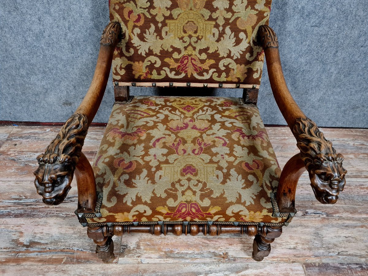 Renaissance Armchair In Carved Walnut Decorated With Lion Heads On The Armrests (a)-photo-1
