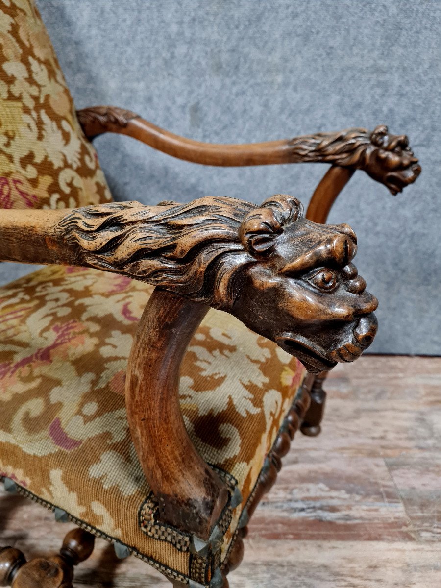 Renaissance Armchair In Carved Walnut Decorated With Lion Heads On The Armrests (a)-photo-4