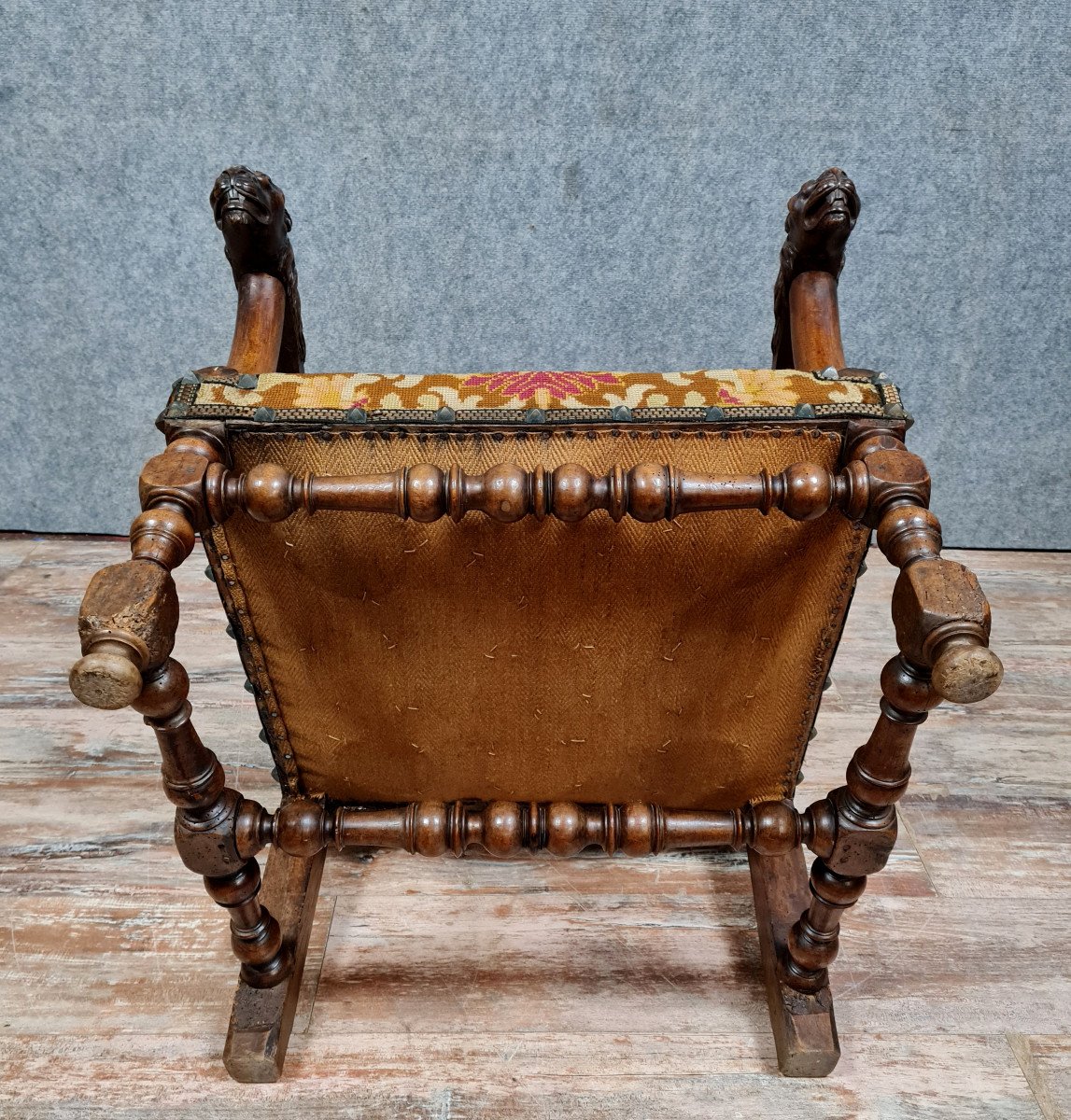 Renaissance Armchair In Carved Walnut Decorated With Lion Heads On The Armrests (a)-photo-7