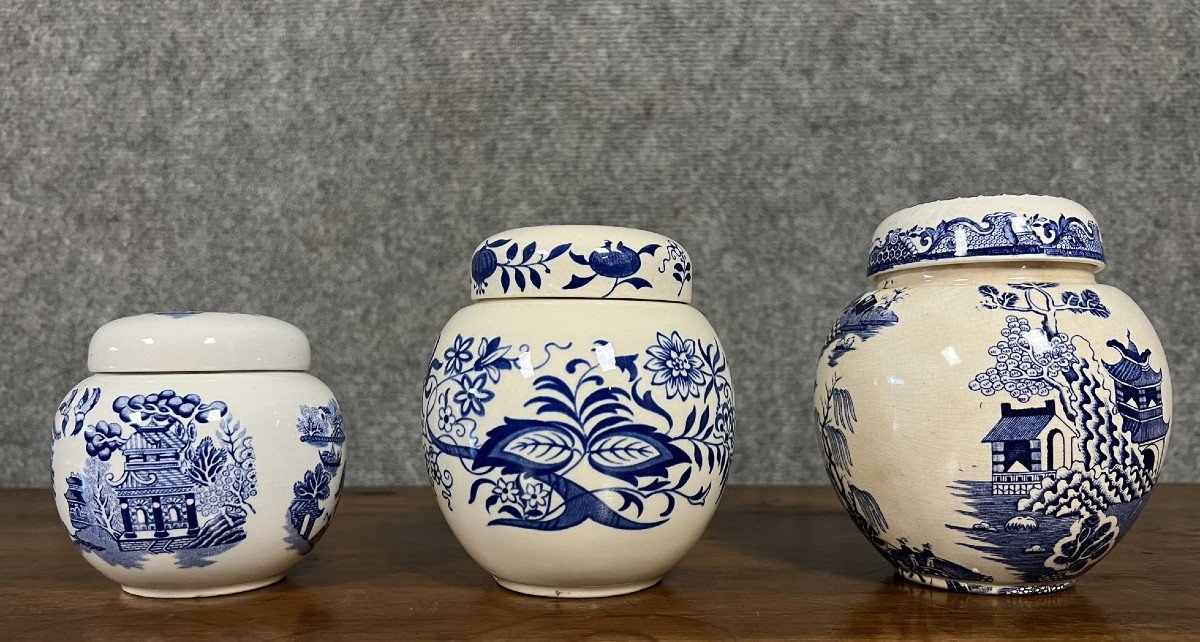 England 20th Century: 3 Porcelain Ginger Pots With Japanese Decors