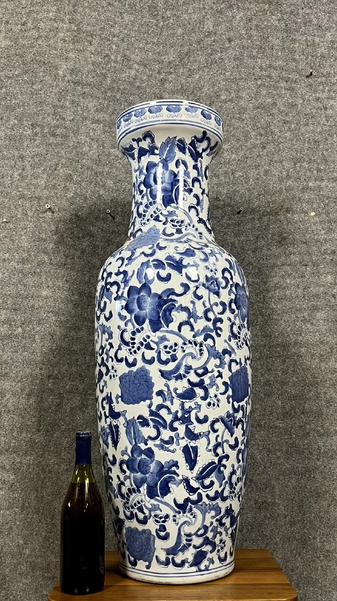 Monumental Vase En Porcelaine De Chine Bleu Et Blanc à Décor De Fleurs /  H95 Cm-photo-5
